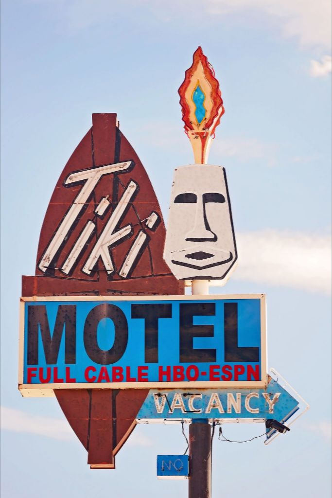 Tiki Motel