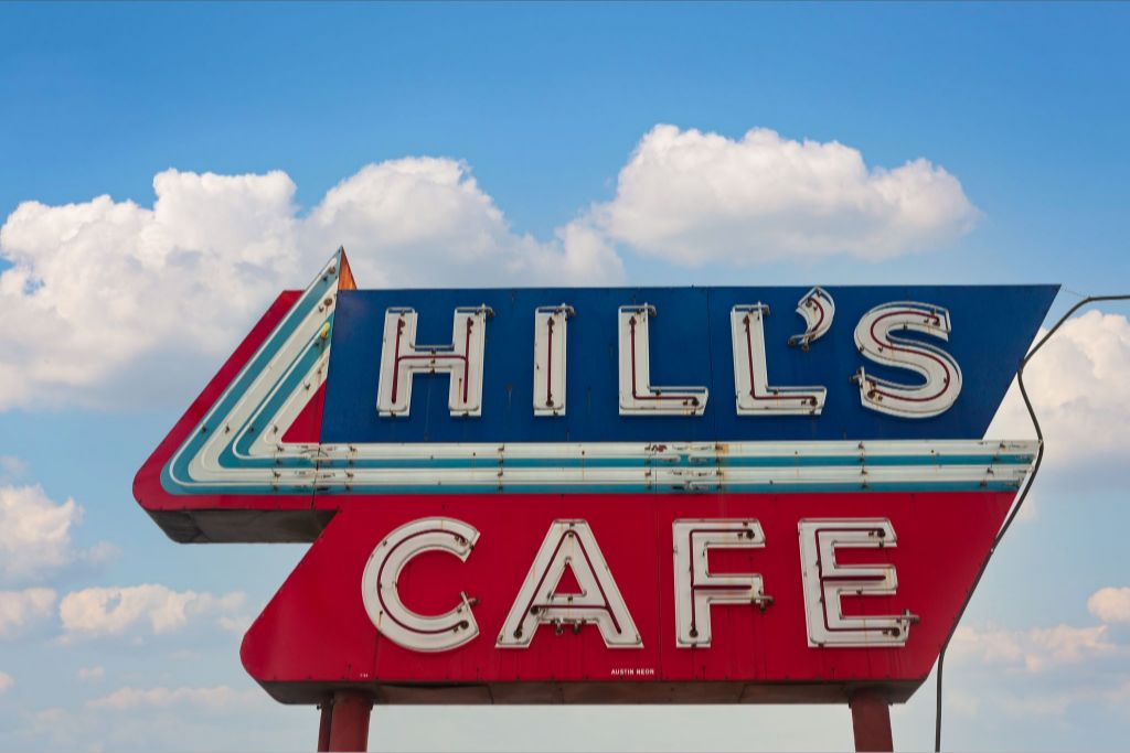 Hill's Cafe
