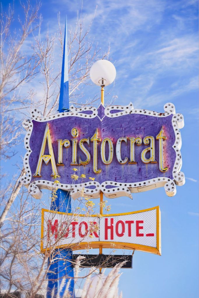 Aristocrat Motor Hotel