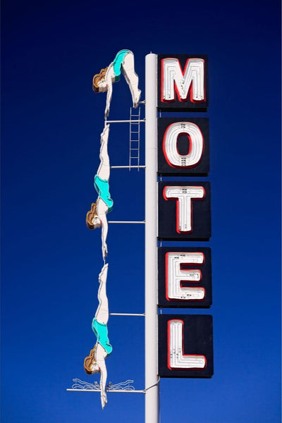 Diving Lady Starlite Motel